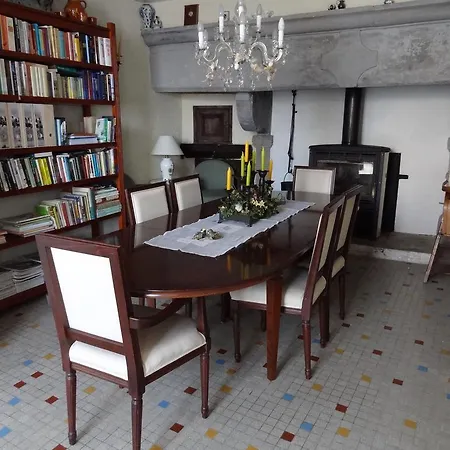 Chambres D'hotes Les Quatre Saisons Bed & Breakfast 3*